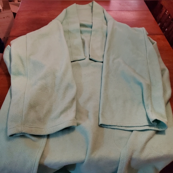 Snuggie Wearable Blanket with Sleeves and Pockets - Picture 3 of 7